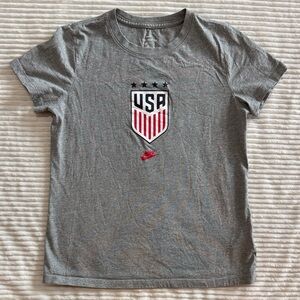 Nike USA Short Sleeve T-Shirt The Nike Tee Team USA Swoosh Gray Stars Stripes M